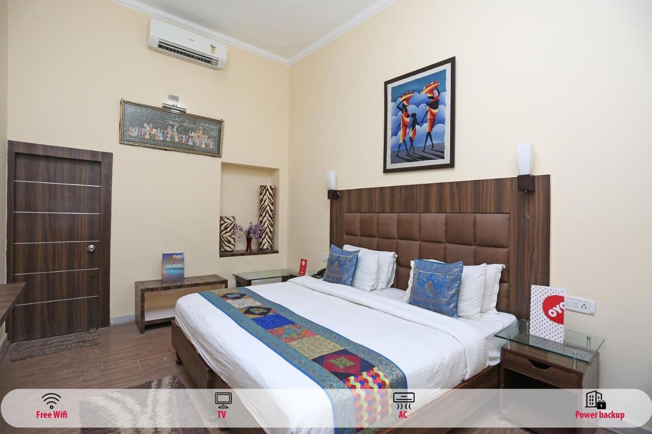Hotel Oyo Flagship The Marc Blu Tājganj Exterior foto