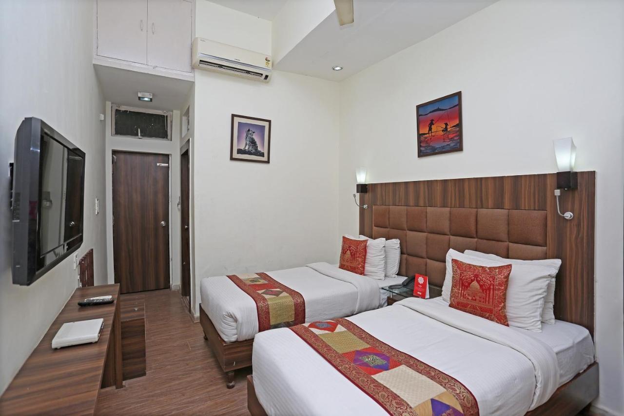 Hotel Oyo Flagship The Marc Blu Tājganj Exterior foto