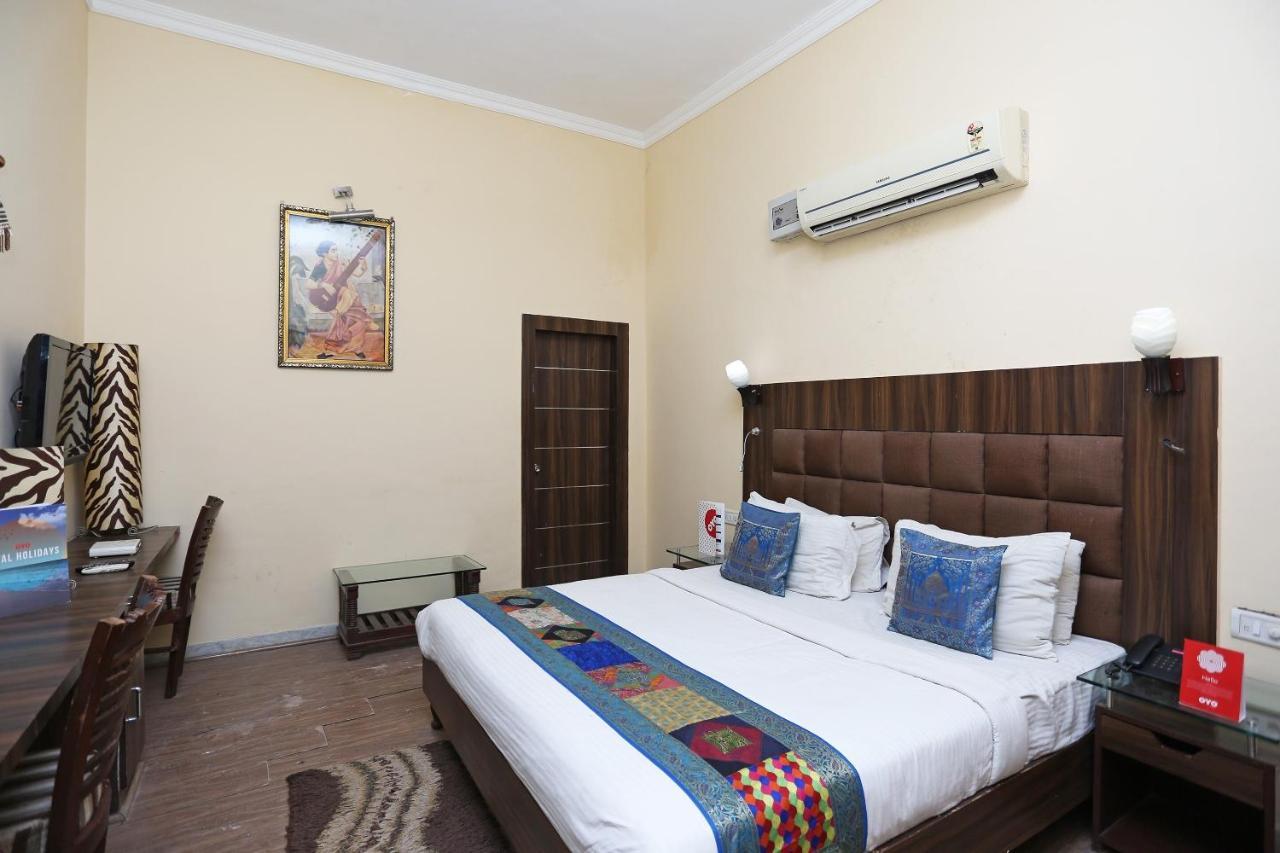 Hotel Oyo Flagship The Marc Blu Tājganj Exterior foto
