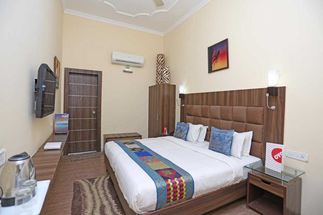 Hotel Oyo Flagship The Marc Blu Tājganj Exterior foto